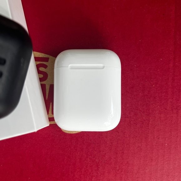 Airpods 2nd generation - Picture 3 of 4